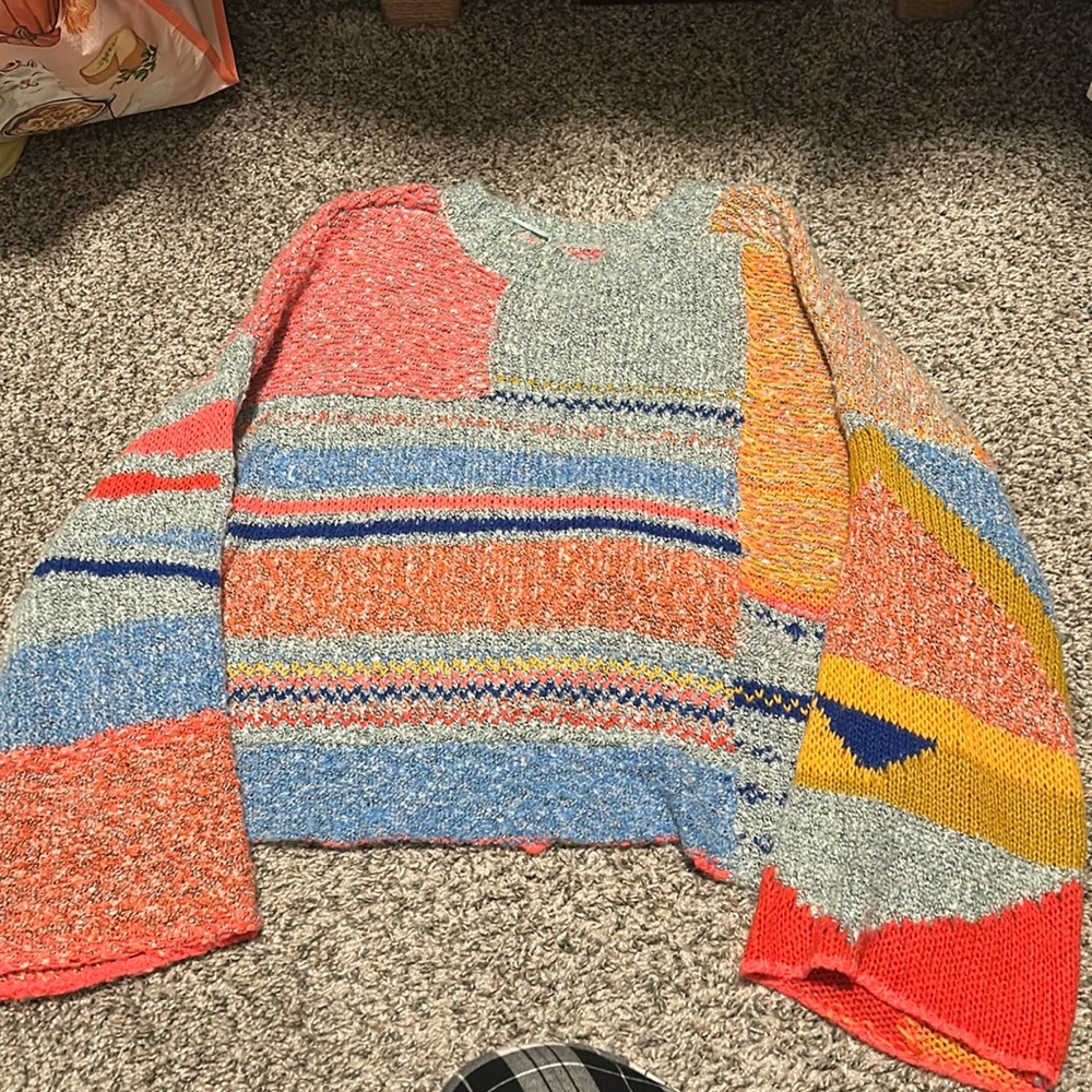 Fun cropped cropped sweater 🎨